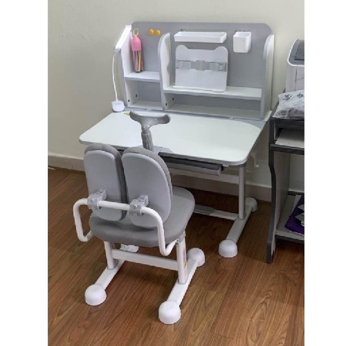 Bộ bàn ghế chống gù, chống cận A16+